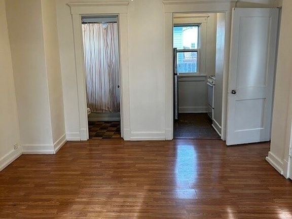4th image of 1002 N 13th St #1302