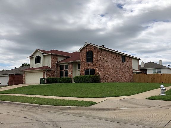 3rd image of 6726 Meadowcrest Dr