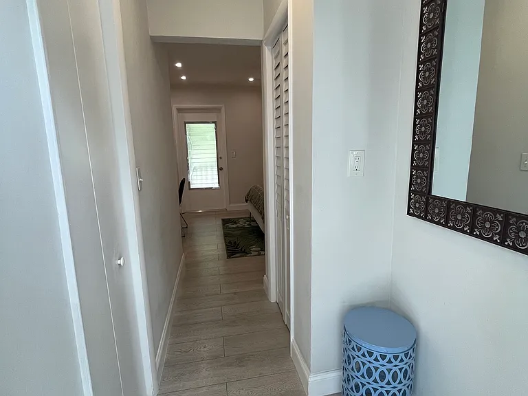 6030 N Bayshore Dr #4 — Photo 3