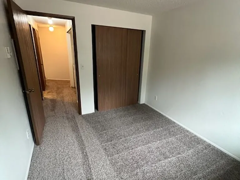 4905 S Orchard St W — Photo 3