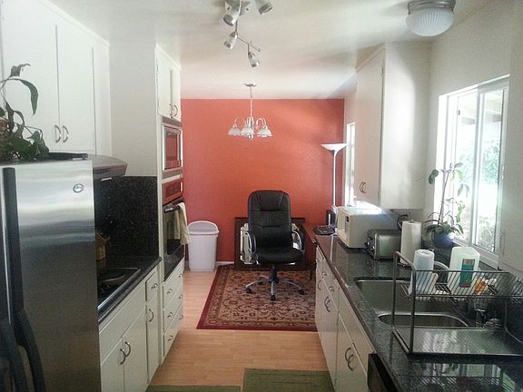 4th image of 15 Hartford Ave