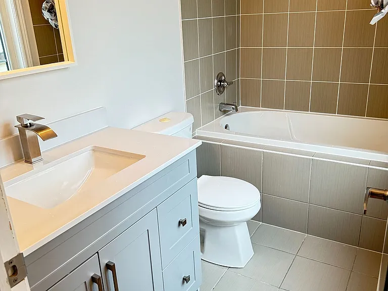 29 Vinod Rd #COACH HOUSE — Photo 8