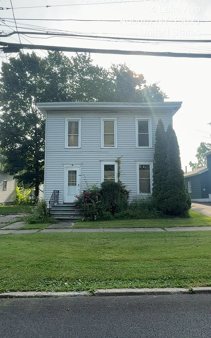 4 Lake Avenue - 2 — Photo 3