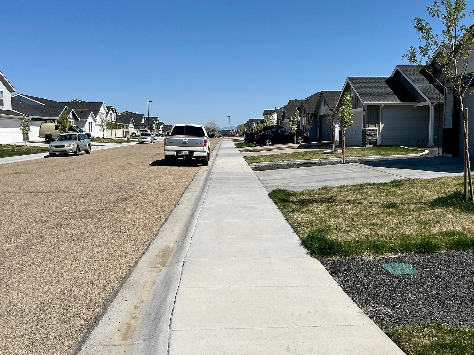 3 bed, 1600 sqft, $2,200 — Photo 4