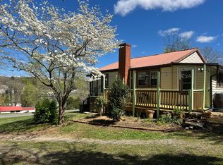 1229 Sugar Fork Rd, Dandridge, TN 37725