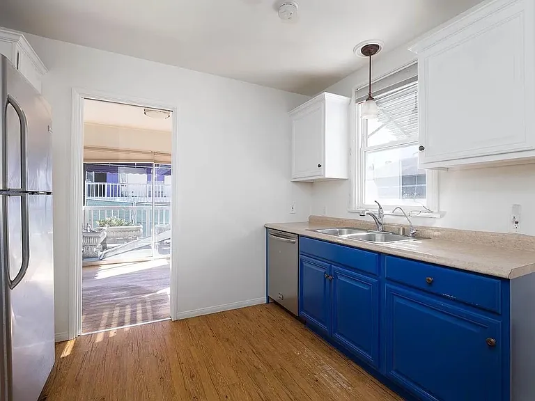 6985 Wisconsin Ave — Photo 3