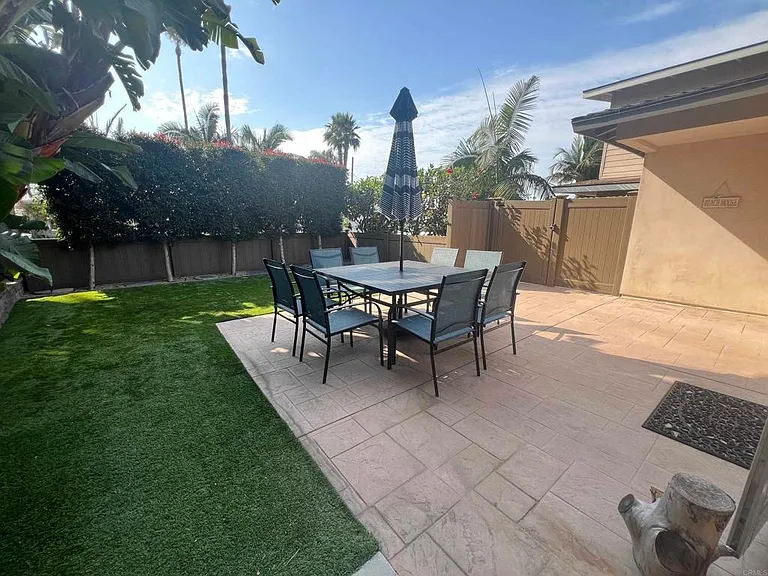 250 Avenida Monterey — Photo 39
