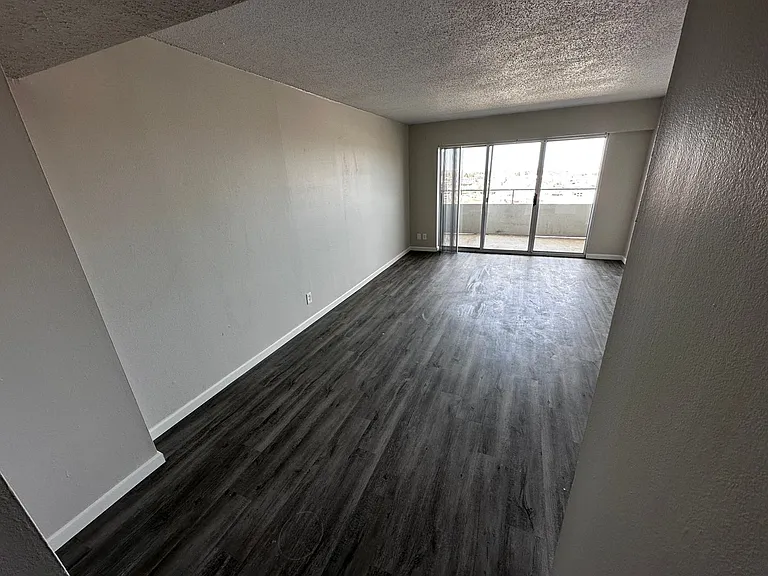 The Regency Apartments — Photo 90