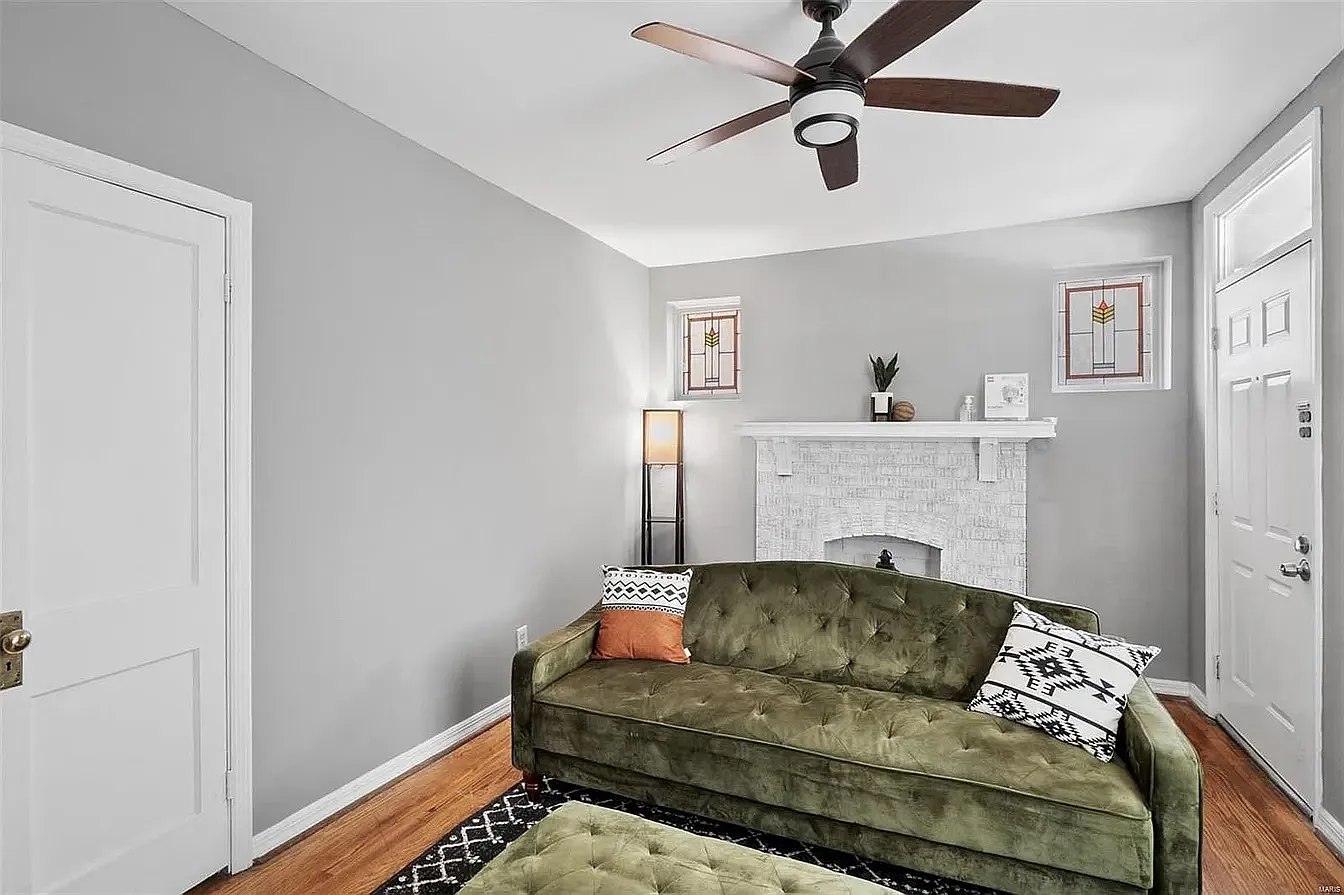 2 bed, $1,600 — Photo 2