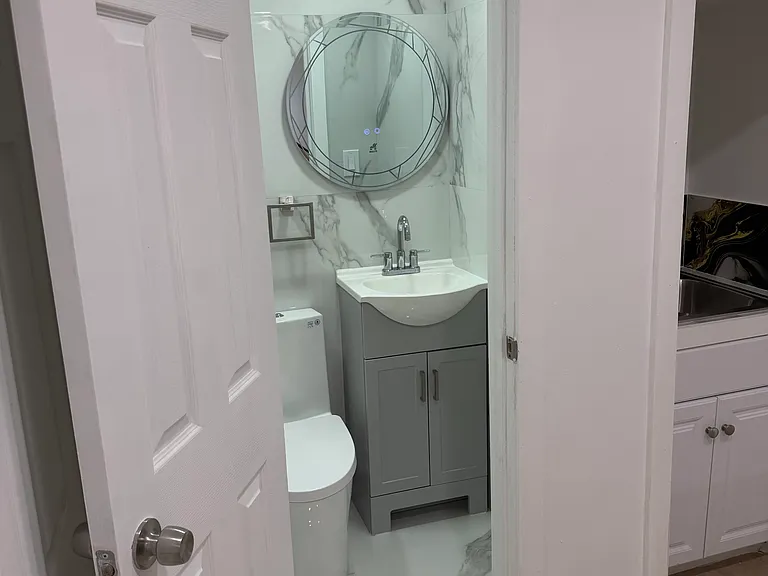 340 Hialeah Dr — Photo 3