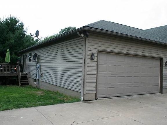 3rd image of 2266 & 2268 Markey St