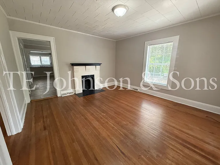 526 Chandler St — Photo 6