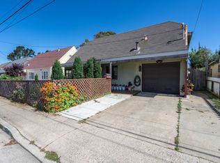 348 Heathcliff Dr, Pacifica, CA 94044