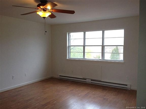 3rd image of 23 Belair Dr