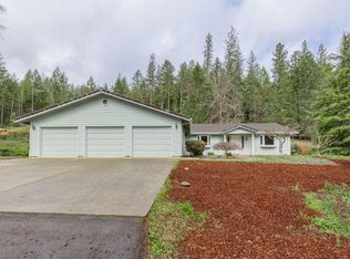 574 W Pickett Creek Rd, Grants Pass, OR 97527