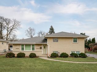 1043 S Sunset Ave, Elmhurst, IL 60126