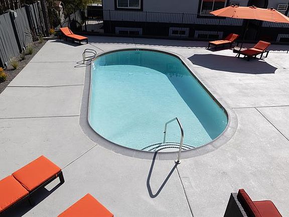 2nd image of 560 Copper Dr APT 15