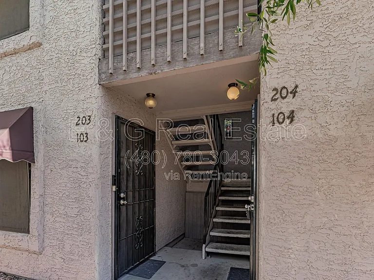 1077 W 1st St #203 — Photo 20
