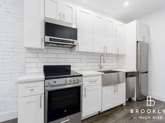 4th image of 307 Jefferson Ave #3