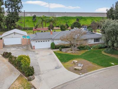 4588 E Holland Ave, Fresno, CA, 93726