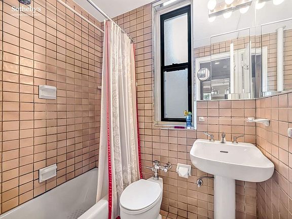 5th image of 140 E 81st St APT 2C