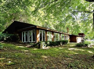 9252 Barnes Rd, Greenville, MI 48838