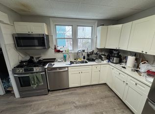 11 Burnham St #1L, Somerville, MA 02144