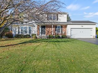 49 Weiland Woods Ln, Rochester, NY 14626