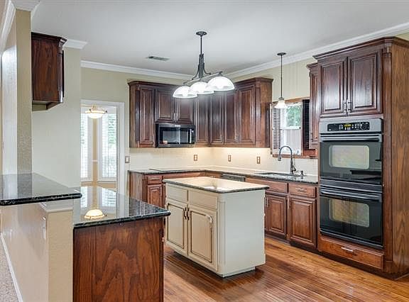 3rd image of 3922 Blake Ashton Dr