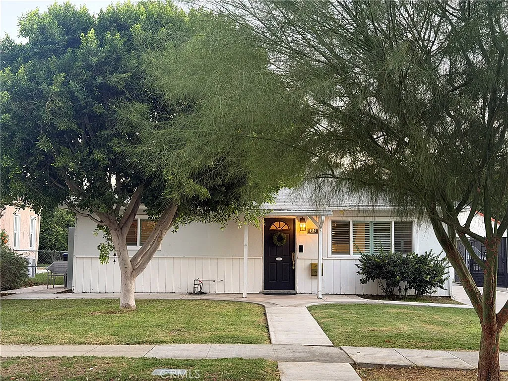 2 bed, 816 sqft, $2,900 — Photo 1