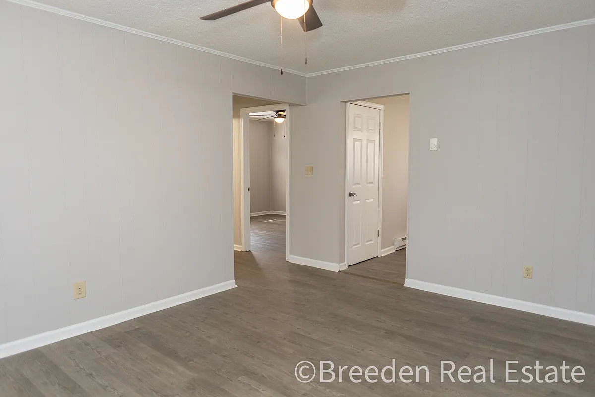 Building Photo - 1466 Kennedy Dr #B