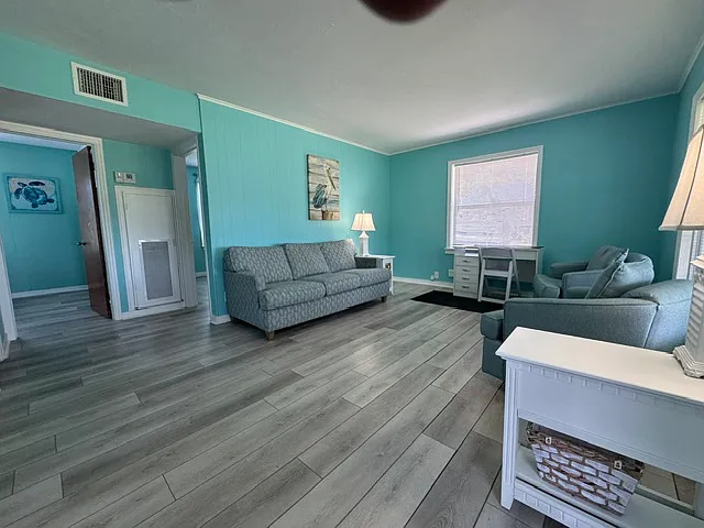 180 Harborview Dr — Photo 10