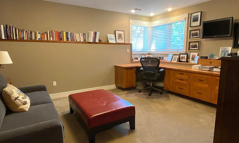 Office/guest room pic 1