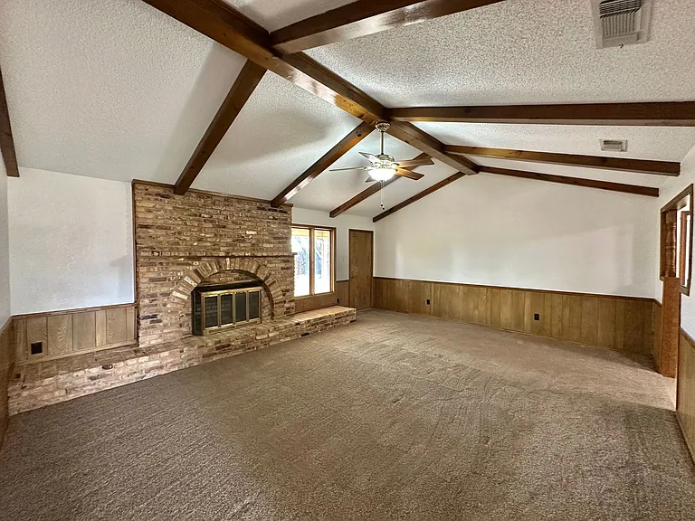 510 N Gardner Ave — Photo 2