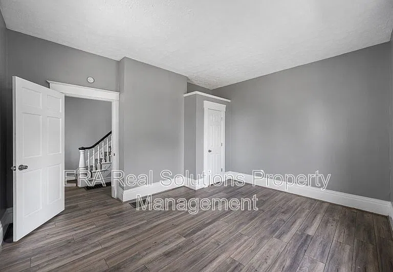 4616 Ward St — Photo 17