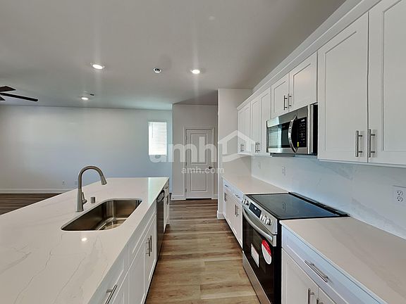 4th image of 6416 Marthas Vineyard Ave
