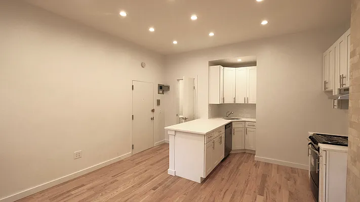 Rented by Aether Property Group | media 8