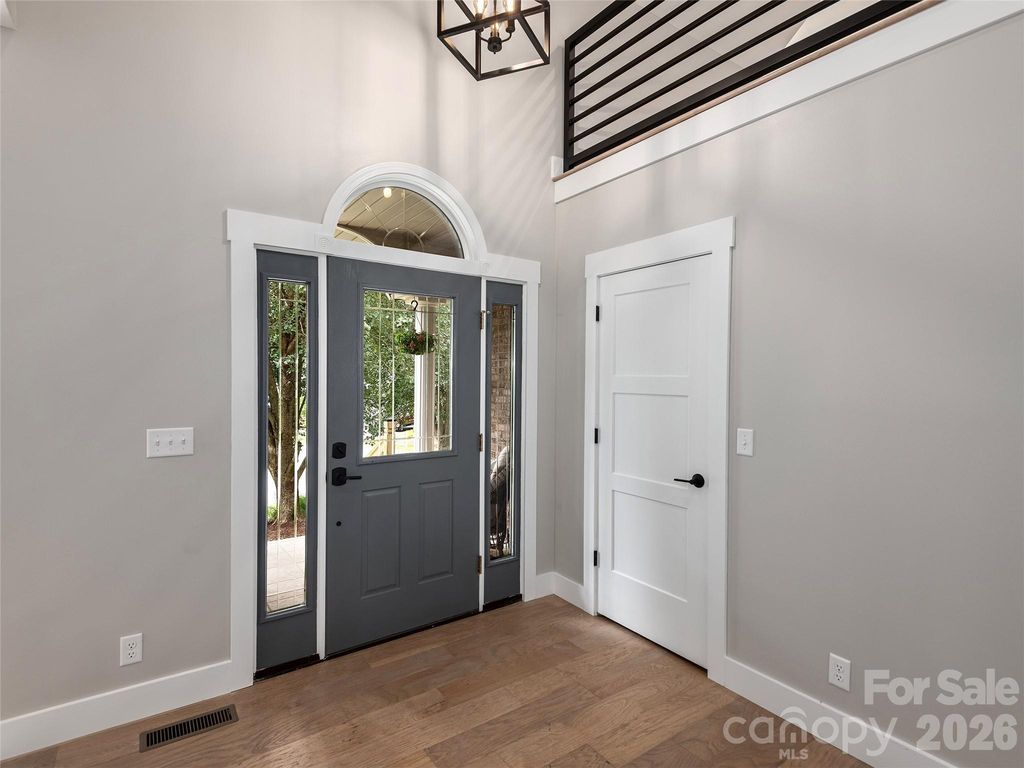 104 Arrowood Ln, Hendersonville, NC - View 4