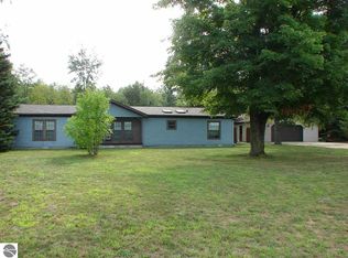 3949 S Alamando Rd, Saint Louis, MI 48880