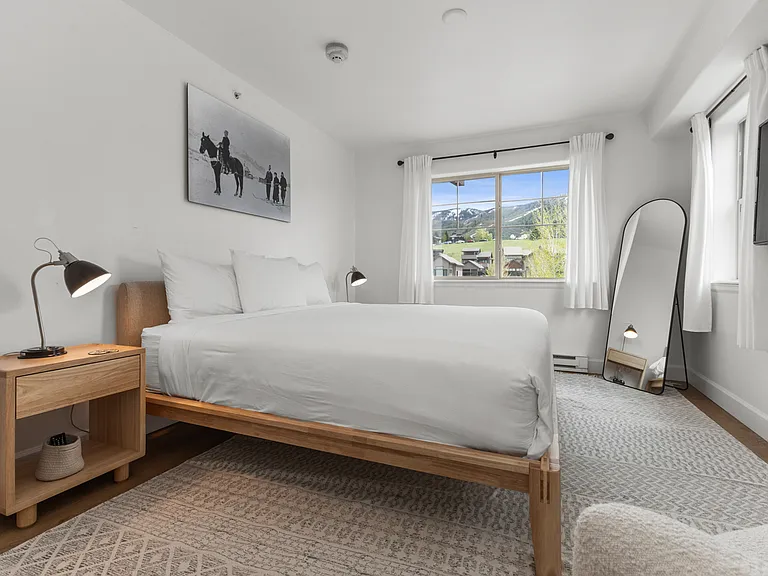 Ensuite Bedroom #1 | King Bed | HDTV