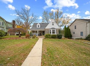 70 Highland Ave, Midland Park Boro, NJ 07432