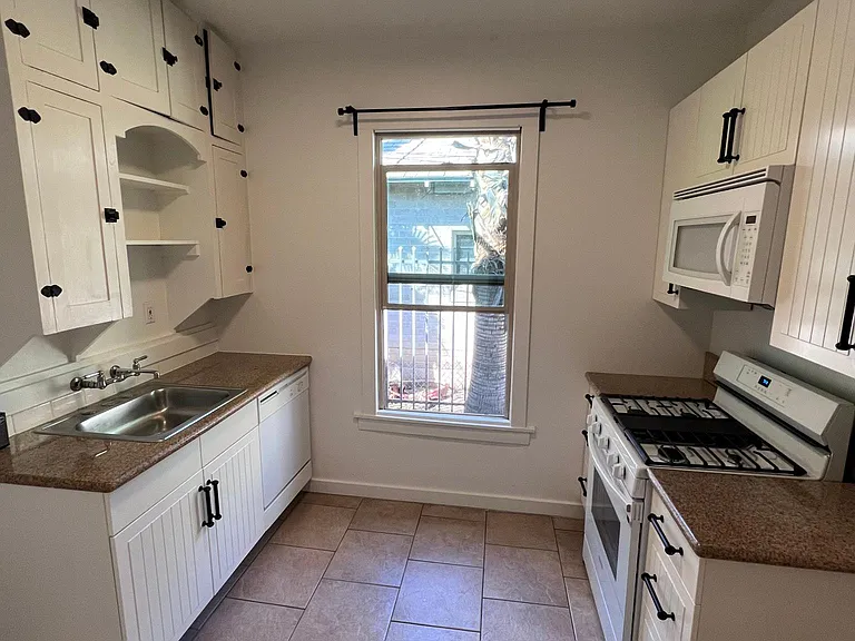 1031 E Palm Ln — Photo 21