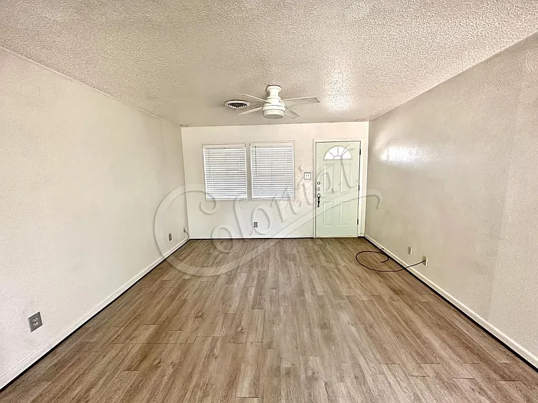 1410 Leader Dr — Photo 2