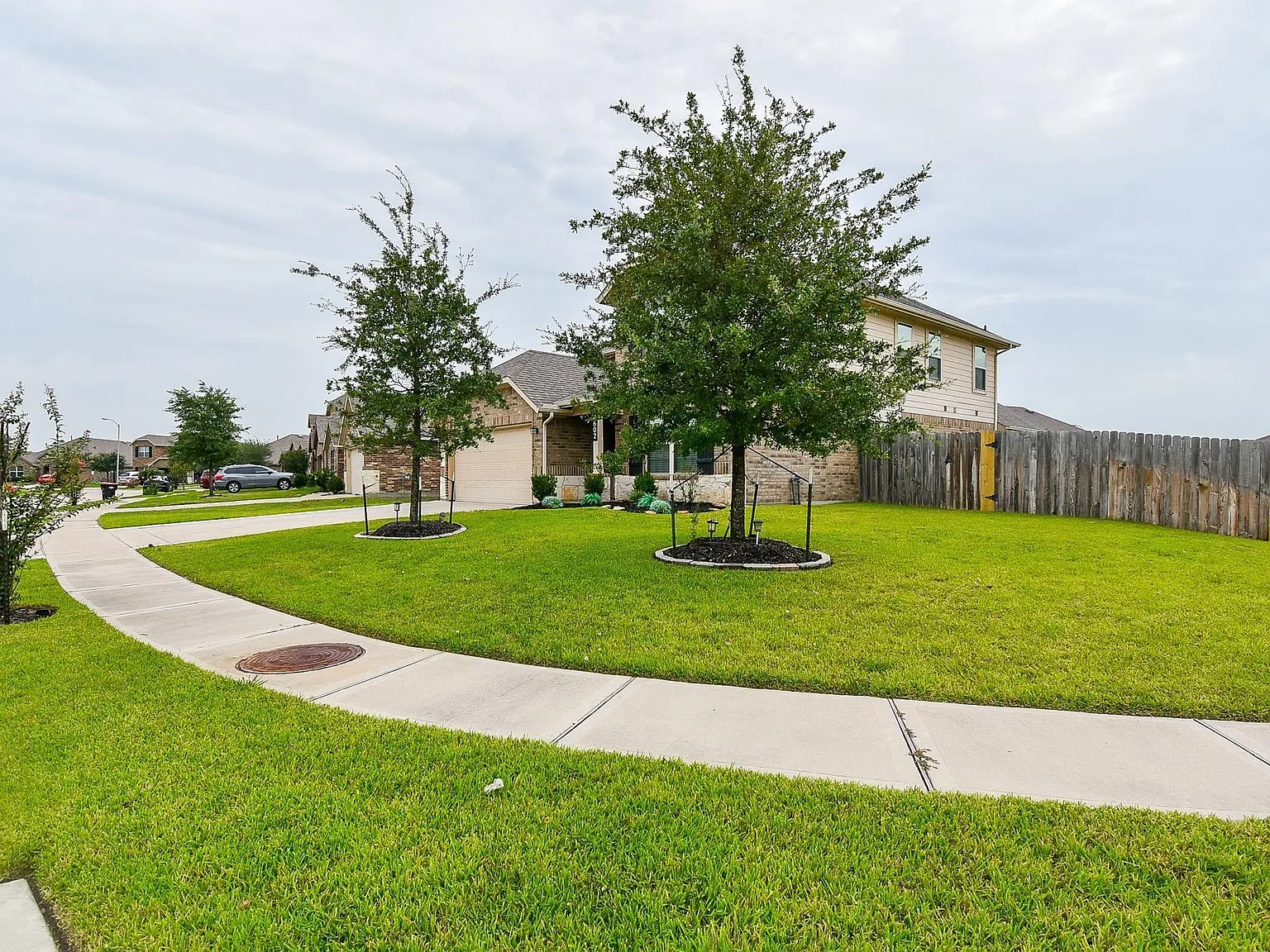 4 bed, 2.5 bath, 2680 sqft, $2,700 — Photo 3