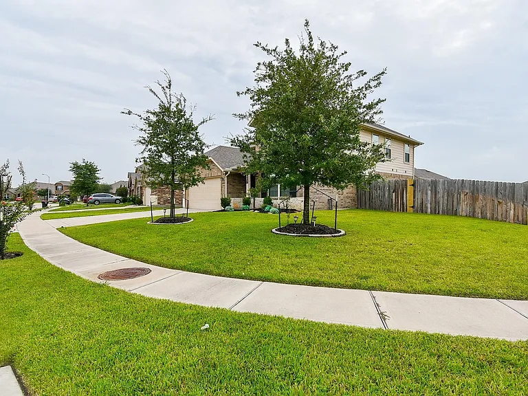 4602 Tuscan Lily Dr — Photo 3