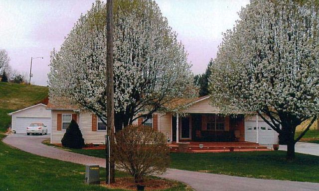 1st image of 157 Claremont Cir