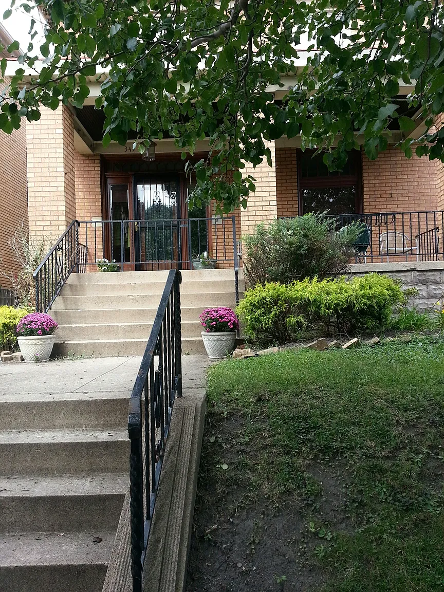 341 Bailey Ave photo 1
