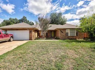 2904 Woodcreek Rd, Midwest City, OK 73110