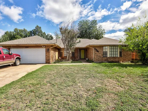 2904 Woodcreek Rd, Midwest City, OK 73110