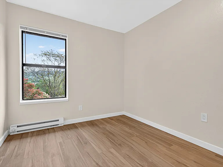 721 N Main St #4 — Photo 16